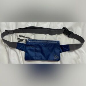 Travelon slim Lightweight Crossbody/Belt Bag